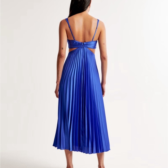 New without tags Abercrombie Giselle Pleated Cutout Maxi Dress - Picture 4 of 6